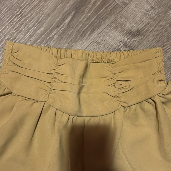 SHEIN sinched waist dressy shorts - Picture 3 of 4